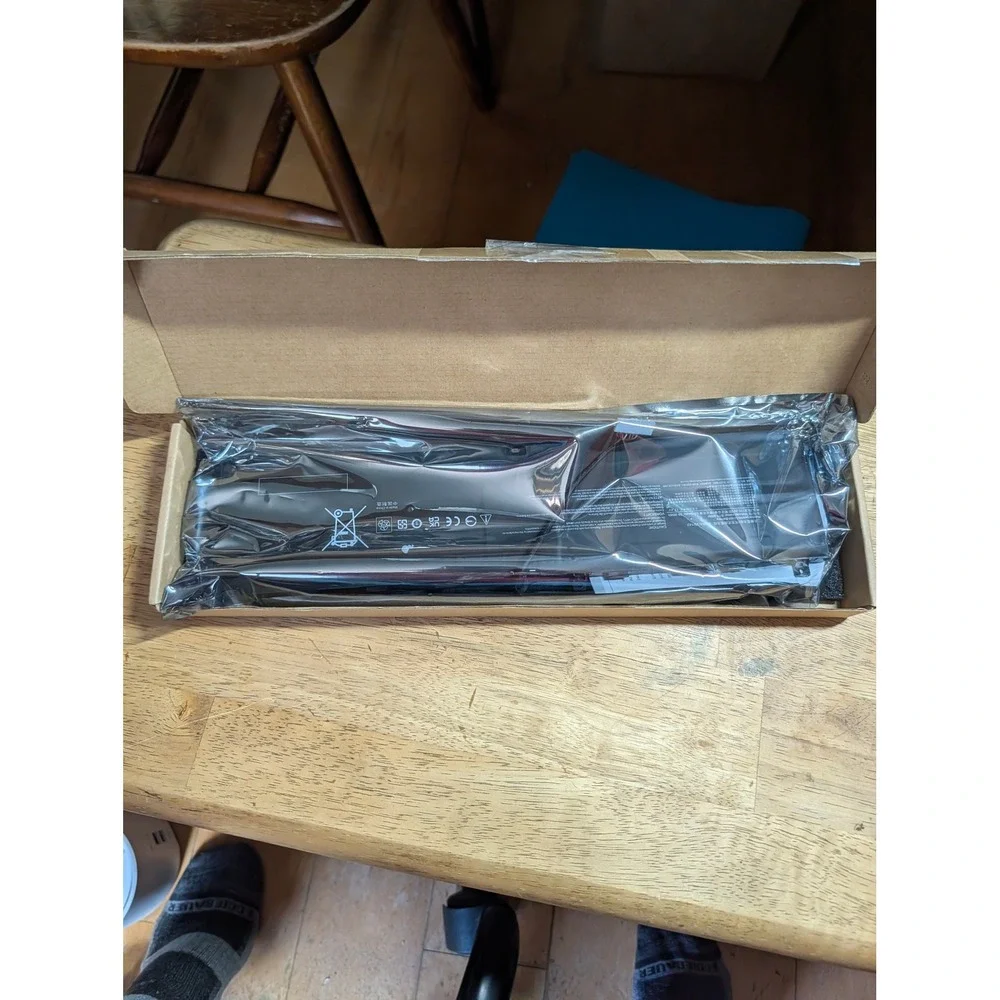 BTY-M6M Laptop Battery 15.2V 6578mAh 99.99Wh 4ICR8/35/142 Replacement Li-ion